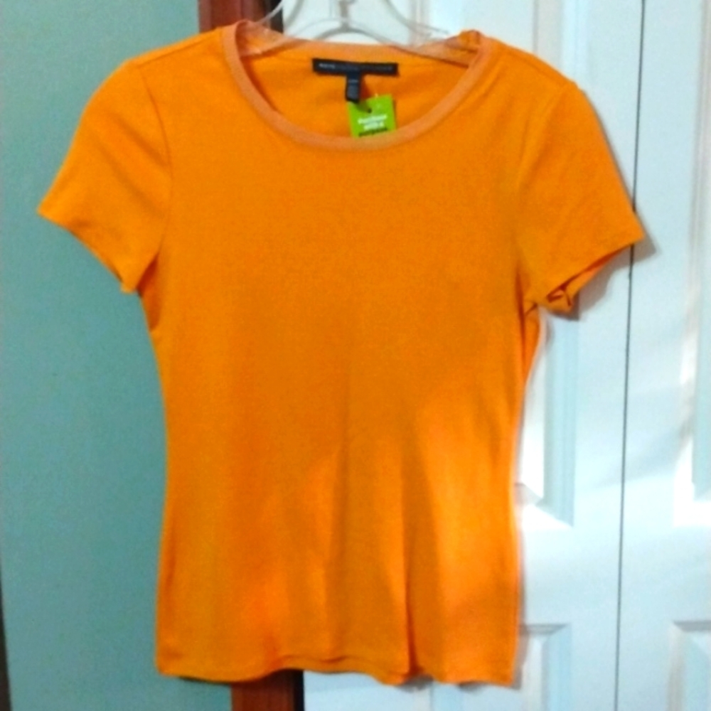 White house black market XXS beautiful yellow mustard tshirt